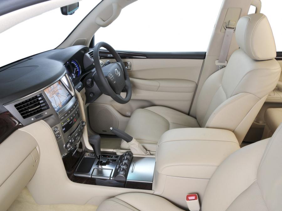  Lexus LX570 2010 года  (ZA) (фото 18 из 28)
